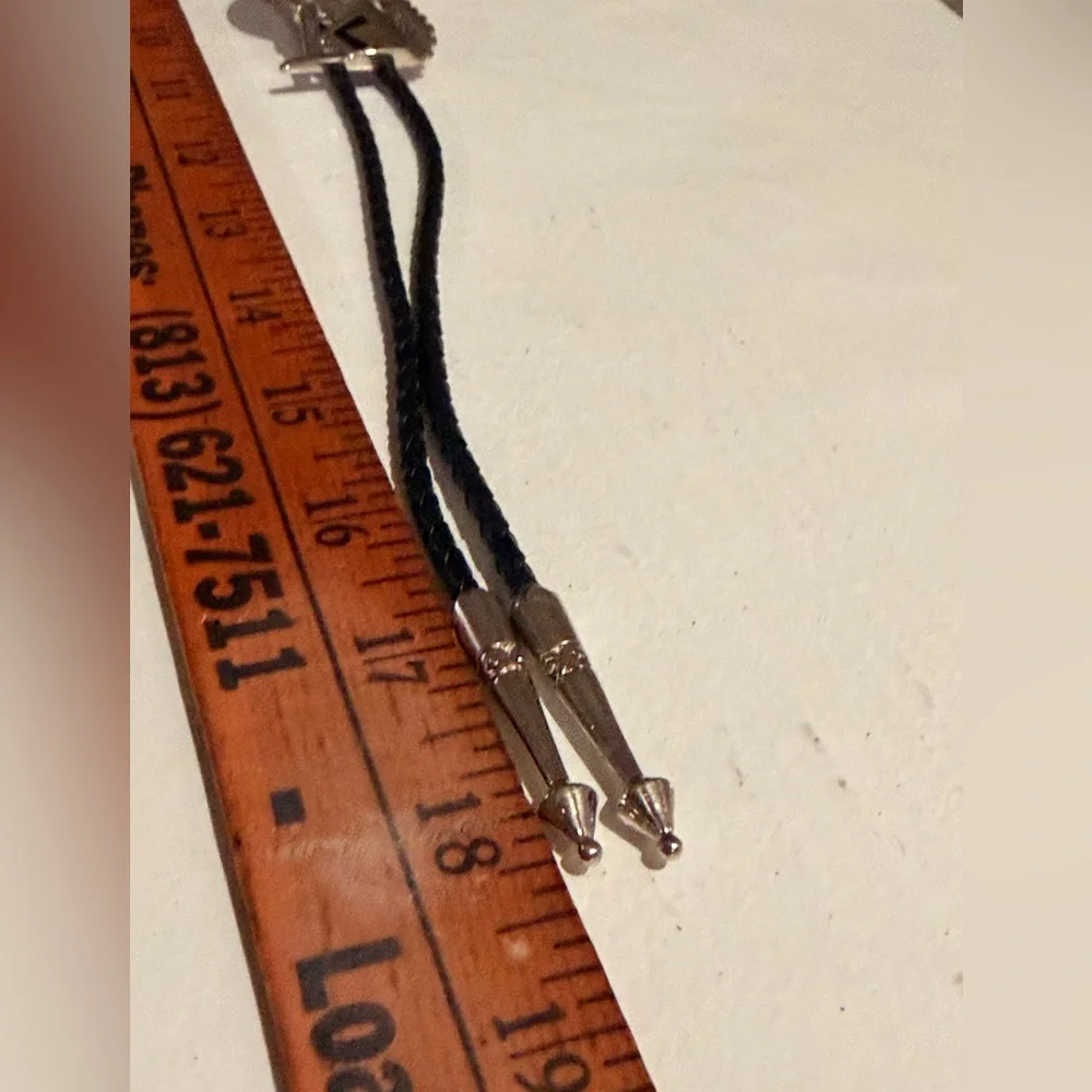 Vintage Wolf Bolo Tie Silver Tone Turquoise Inlay Western Leather Cord Signed - Picture 7 of 8